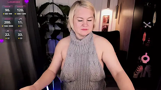 Snapshot of YolandaKiss chatting on June 2026 08:35:01 PM YolandaKiss online show from June 2026 08:35:01 PM