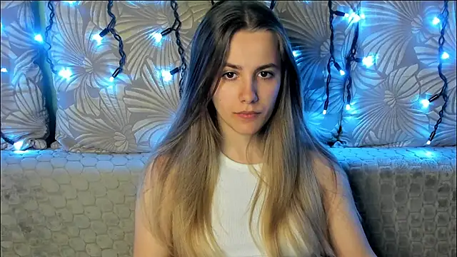 MaggieCake online show from April 2026 12:21:02 AM