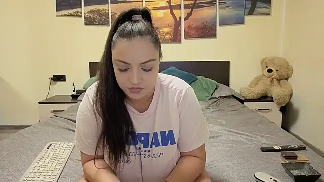 adelline online show from March 2026 08:32:01 PM