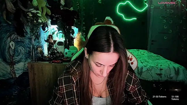 Selbi Paine online show from April 2026 11:32:02 PM