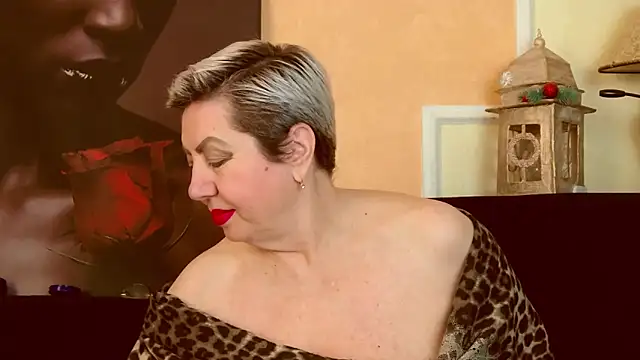 LadyPosh online show from April 2026 09:04:02 PM