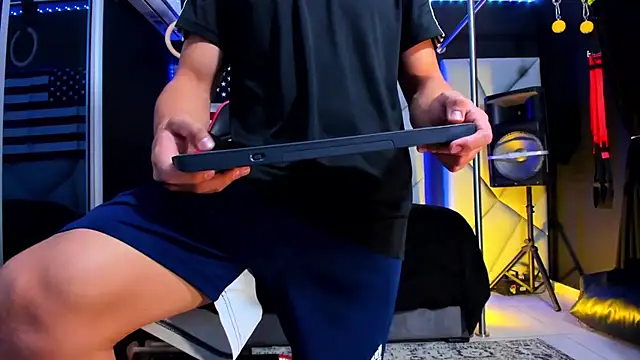 Aydenmiller96 online show from March 2026 04:40:01 AM