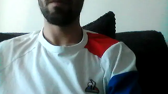 Snapshot of juju156111 chatting on April 2026 03:12:01 PM juju156111 online show from April 2026 03:12:01 PM