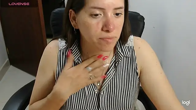 Snapshot of spicey_latina chatting on July 2026 11:29:01 PM spicey latina online show from July 2026 11:29:01 PM