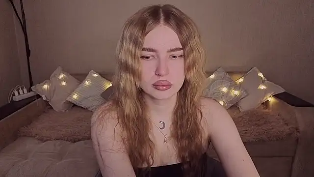 ViolettaLopez online show from April 2026 02:51:02 PM