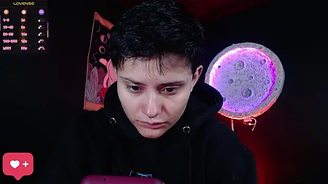 girl intense444 online show from April 2026 01:38:02 PM