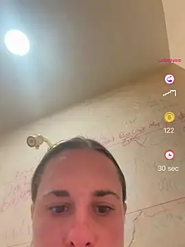 emmyemmmxoo online show from June 2026 09:59:01 PM