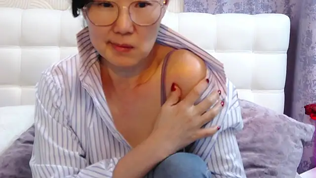 Asian legs online show from March 2025 01:45:01 PM