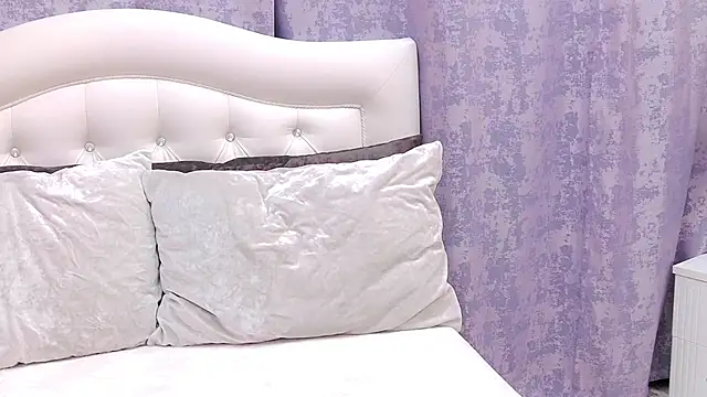 Asian legs online show from April 2026 10:05:01 AM