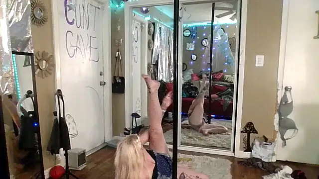 marilyn420 online show from March 2026 11:26:02 AM