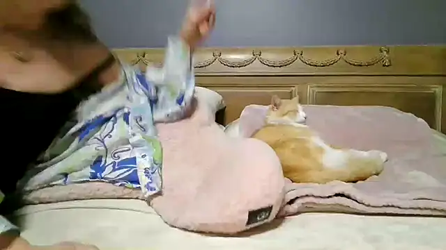 Lisaisluscious online show from April 2026 08:20:01 PM