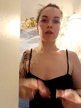 Snapshot of LazyTanukii chatting on November 2025 07:11:02 AM LazyTanukii online show from November 2025 07:11:02 AM