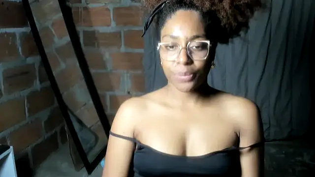 Snapshot of thaimy_ chatting on July 2026 02:06:02 AM thaimy online show from July 2026 02:06:02 AM