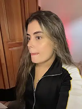 Miss valeriaa online show from April 2026 04:17:02 PM