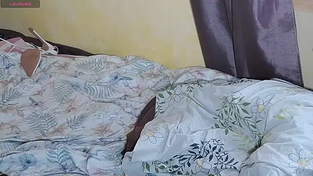 CindyJonson online show from April 2026 05:44:02 AM