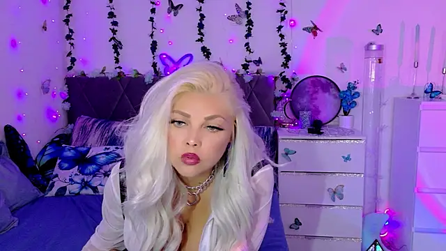 Snapshot of LexY- chatting on July 2026 09:54:01 PM LexY- online show from July 2026 09:54:01 PM