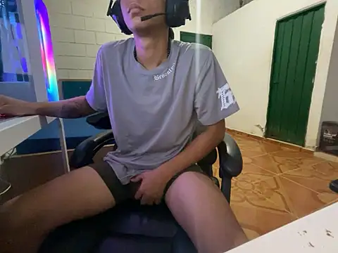 Max TheHorseDick online show from April 2026 03:00:02 AM