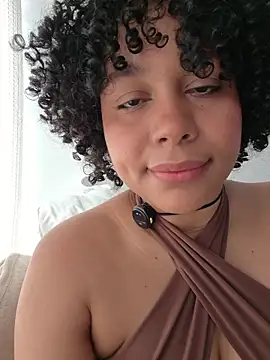 Snapshot of Electric_bae chatting on February 2026 02:13:01 PM Electric bae online show from February 2026 02:13:01 PM