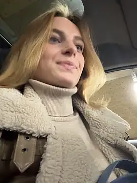 Snapshot of -AngelAri- chatting on October 2025 06:04:01 PM -AngelAri- online show from October 2025 06:04:01 PM