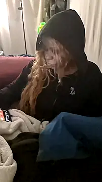 JadaSkyy online show from April 2026 07:03:02 PM