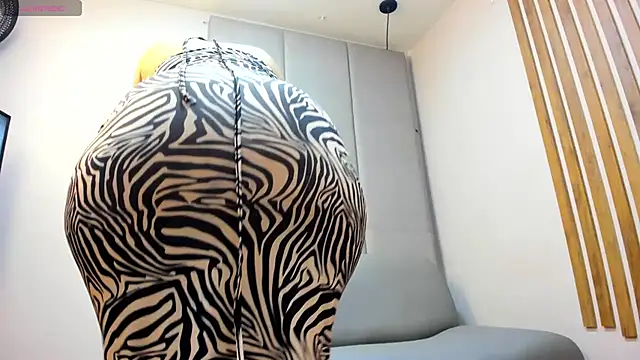 AlishaPalmer online show from November 2025 12:23:02 PM