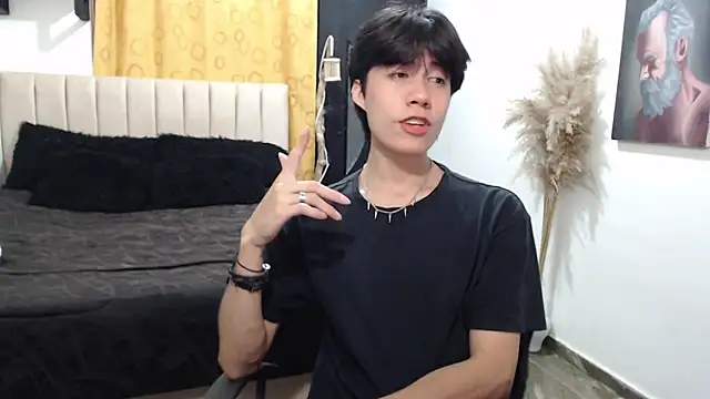 Snapshot of Elio-cam chatting on May 2026 01:11:01 AM Elio-cam online show from May 2026 01:11:01 AM