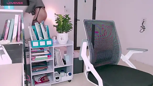 Shyn   online show from March 2025 09:55:01 AM