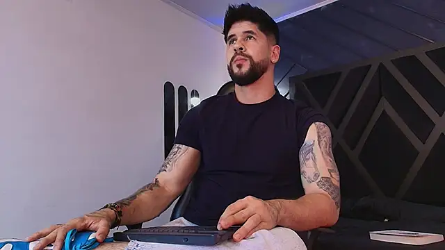 Petesevans online show from March 2026 11:21:02 PM