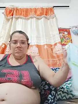 Snapshot of karlythoth@xh chatting on July 2026 06:36:01 PM karlythothxh online show from July 2026 06:36:01 PM