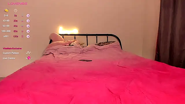 Snapshot of Milena_joline chatting on December 2025 02:53:01 AM Milena joline online show from December 2025 02:53:01 AM