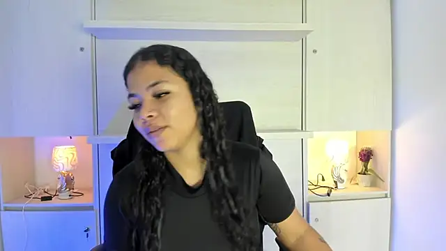 SophiaaStone online show from April 2026 12:22:01 PM