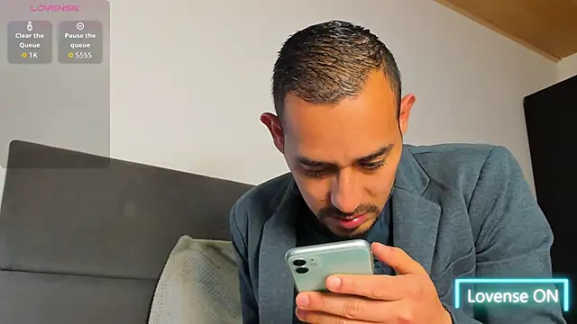 jhonyalzate2 online show from March 2026 01:51:01 AM