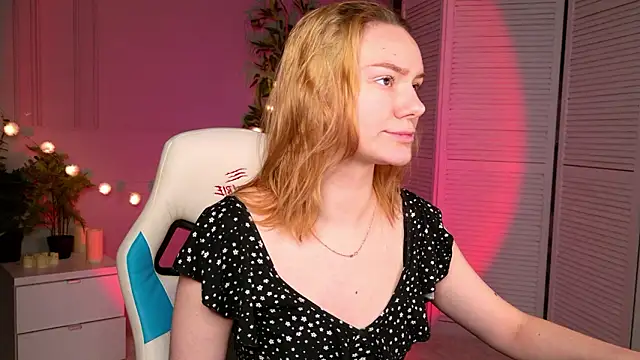 Ramona    online show from March 2026 06:17:02 AM