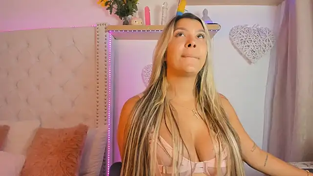 sara montiell online show from December 2024 10:34:01 PM