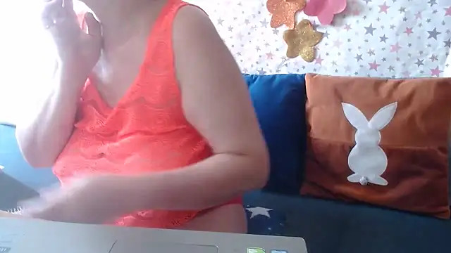 Snapshot of QueenLana chatting on July 2026 05:31:02 AM QueenLana online show from July 2026 05:31:02 AM