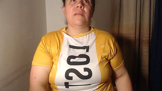 agathamiller01 online show from April 2026 11:22:02 PM