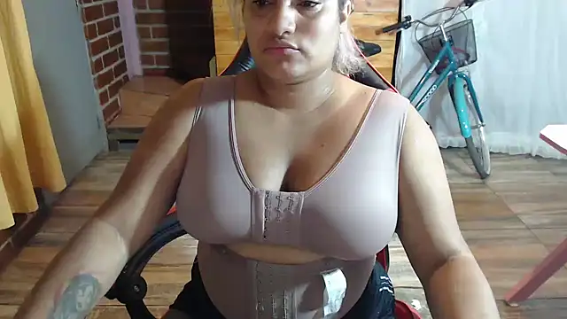 Hilarybunnyy online show from March 2026 01:55:01 AM