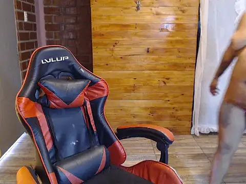 Hilarybunnyy online show from March 2026 02:11:02 PM