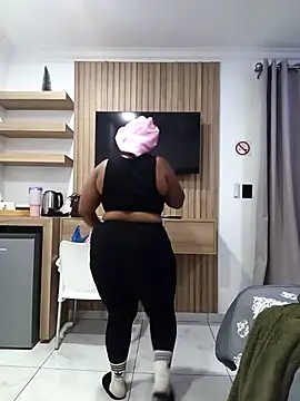 CuteHoney92 online show from March 2026 06:25:01 PM