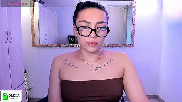 EricaVanderhill online show from July 2026 10:50:01 PM