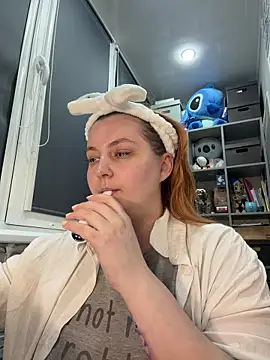 CandyShoopp online show from March 2026 06:23:01 PM