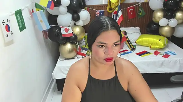 Snapshot of Cloe_35 chatting on June 2026 07:57:02 PM Cloe 35 online show from June 2026 07:57:02 PM