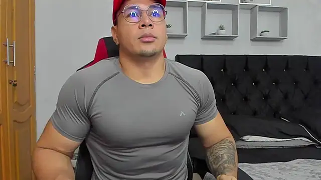 tyler hank01 online show from June 2026 03:36:01 PM