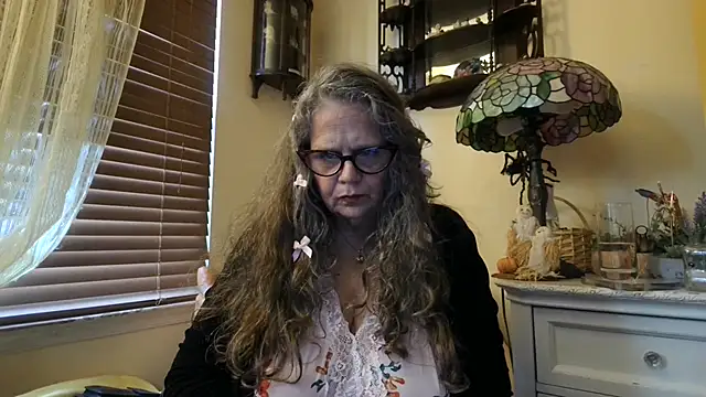 Snapshot of DestineeLoverGirl chatting on October 2025 01:12:01 PM DestineeLoverGirl online show from October 2025 01:12:01 PM