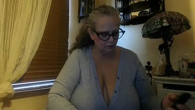 Snapshot of DestineeLoverGirl chatting on October 2025 01:01:02 PM DestineeLoverGirl online show from October 2025 01:01:02 PM