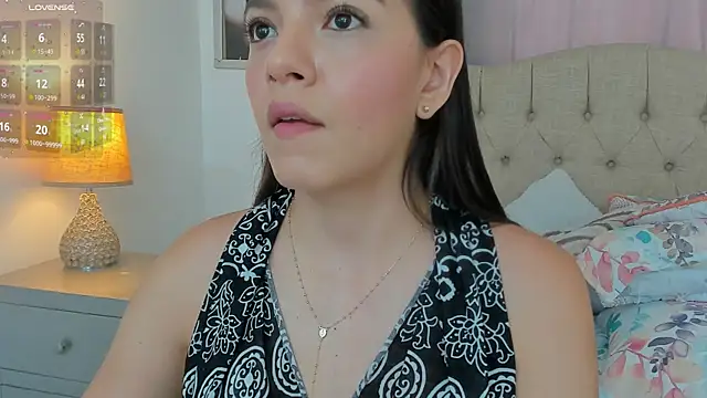 Snapshot of Beautyari_ chatting on May 2026 12:44:02 PM Beautyari online show from May 2026 12:44:02 PM