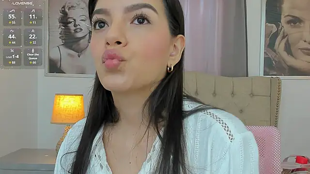 Snapshot of Beautyari_ chatting on May 2026 12:20:01 PM Beautyari online show from May 2026 12:20:01 PM