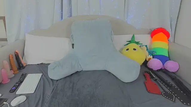 MeghanXO online show from April 2026 06:10:01 PM