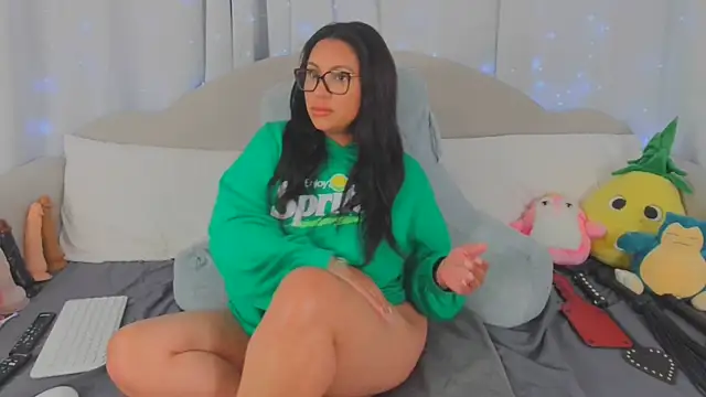 MeghanXO online show from May 2026 02:12:02 PM