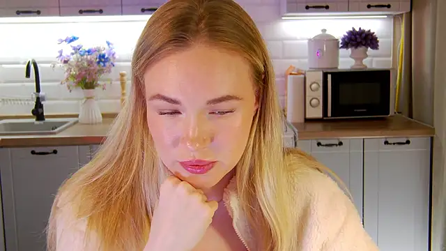 Veronika Mitchel online show from September 2025 05:40:02 PM